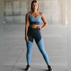 NWOT ZYIA Active Storm Parallel Luxe High Waist Ribbed Blue Gray Leggings Size 2